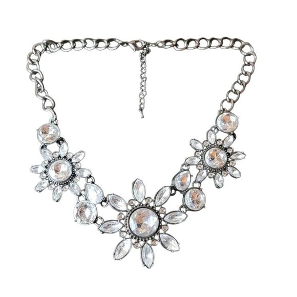 White Crystal & Black Hardware Floral Costume Fashion Statement Necklace Jewelry - Picture 1 of 1